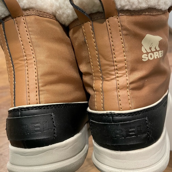 Sorel Explorer Carnival Waterproof Boot -9- worn 1x - Picture 3 of 5